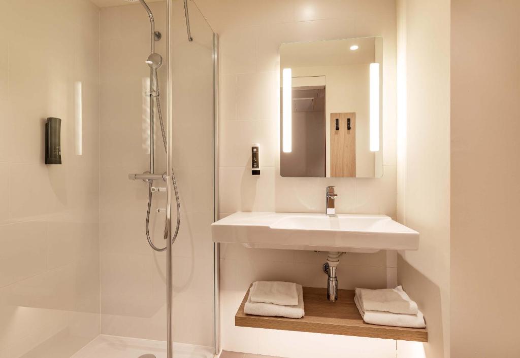 Koupelna v ubytování B&B HOTEL Lille Lillenium Eurasanté