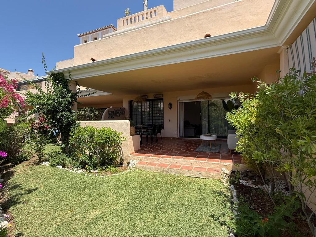 Santa María Golf & Relax Retread - EaW Homes