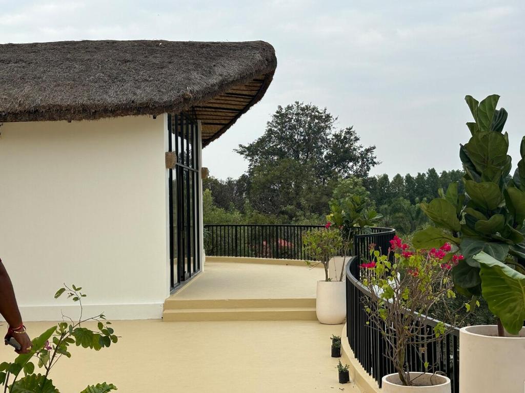 Balkón nebo terasa v ubytování BaliSoul 4BR A Day in Bali,Hyderabad By Homeyhuts