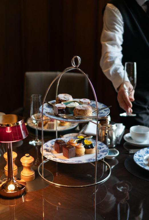 Hotel Bellevue Palace Bern - Resim 16