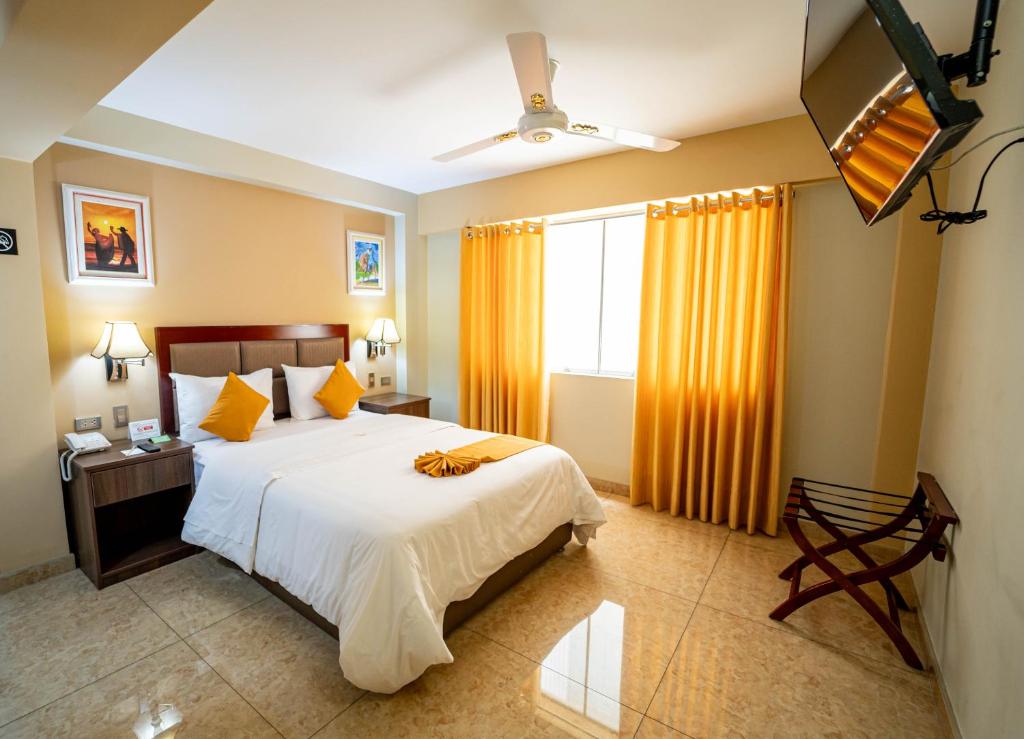 Postel nebo postele na pokoji v ubytování Gran Recreo Hotel - Trujillo - Perú
