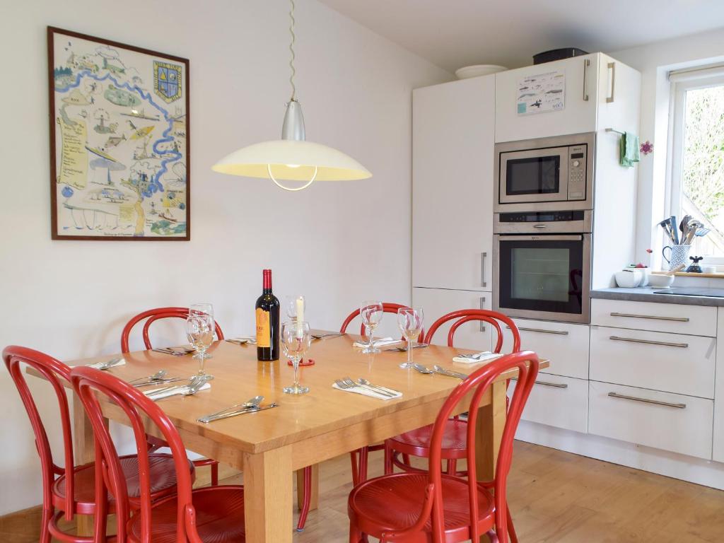 Kuchyň nebo kuchyňský kout v ubytování Collingwood Cottage
