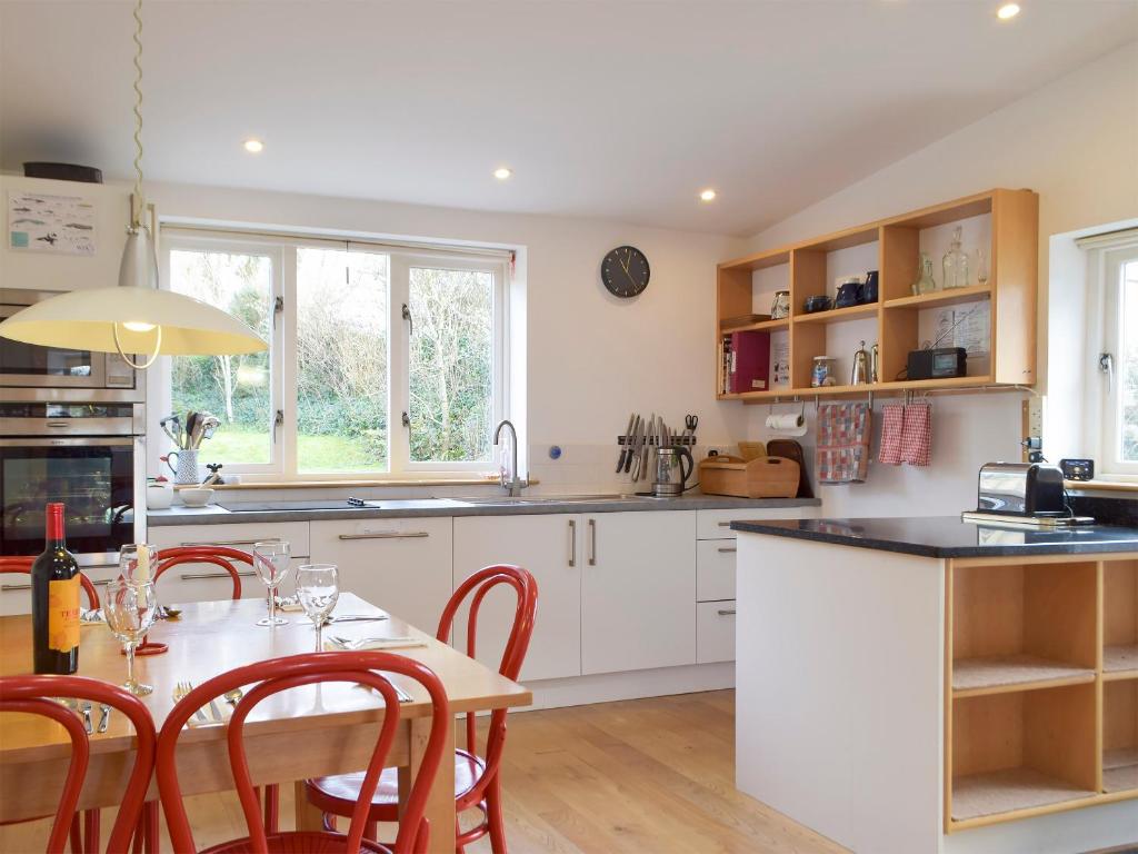Kuchyň nebo kuchyňský kout v ubytování Collingwood Cottage