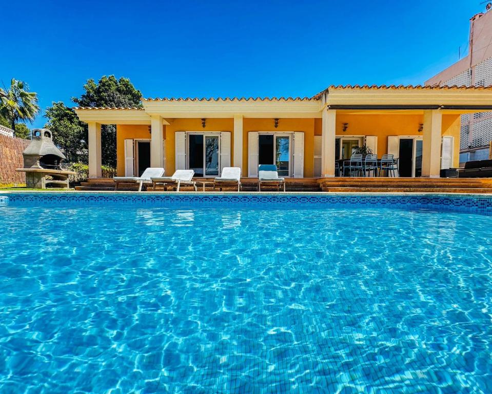 Πισίνα στο ή κοντά στο Villa Ramón