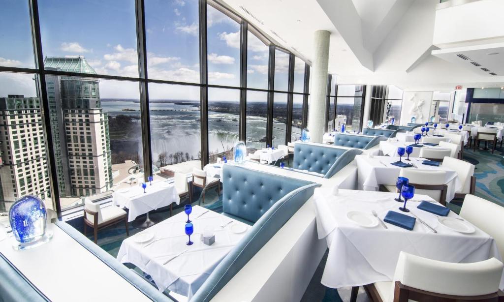 Hilton Niagara Falls/ Fallsview Hotel and Suites - Resim 18