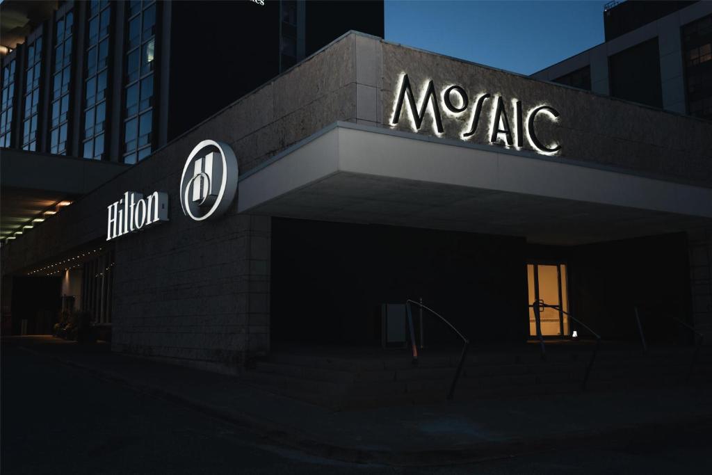 Hilton Toronto Airport Hotel & Suites - Resim 13