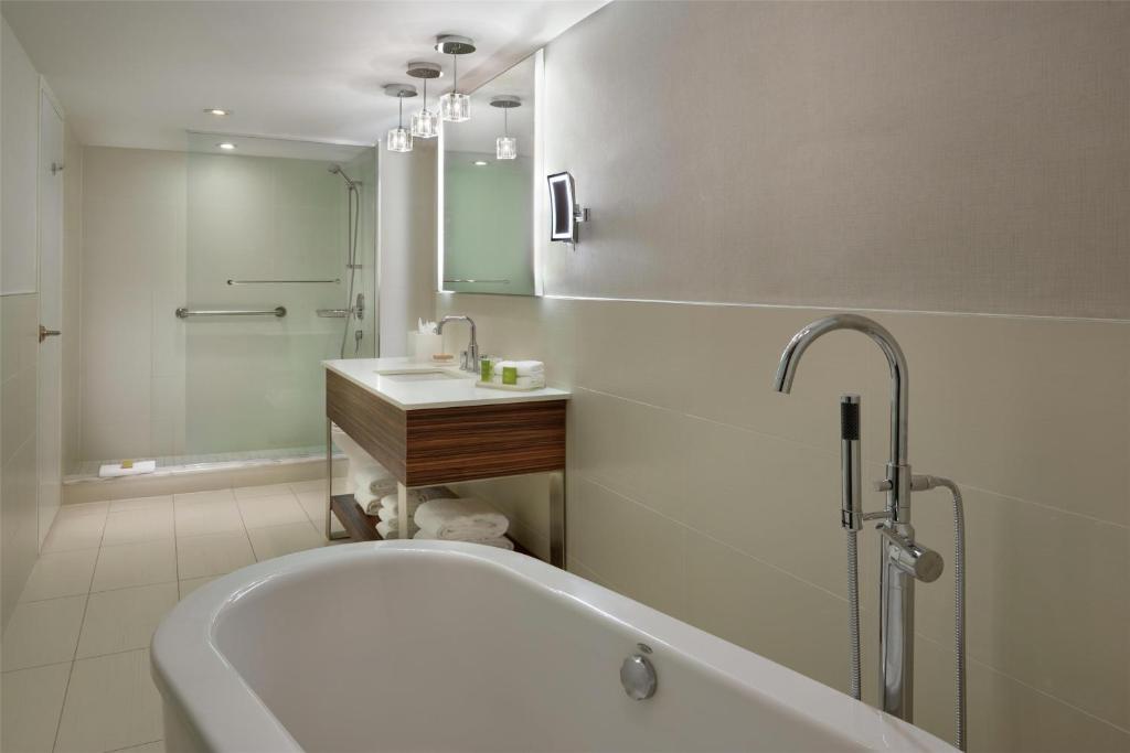 Hilton Toronto Airport Hotel & Suites - Resim 31