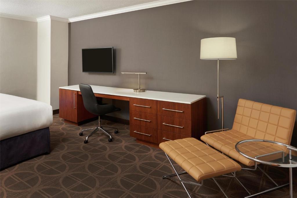 Hilton Toronto Airport Hotel & Suites - Resim 38