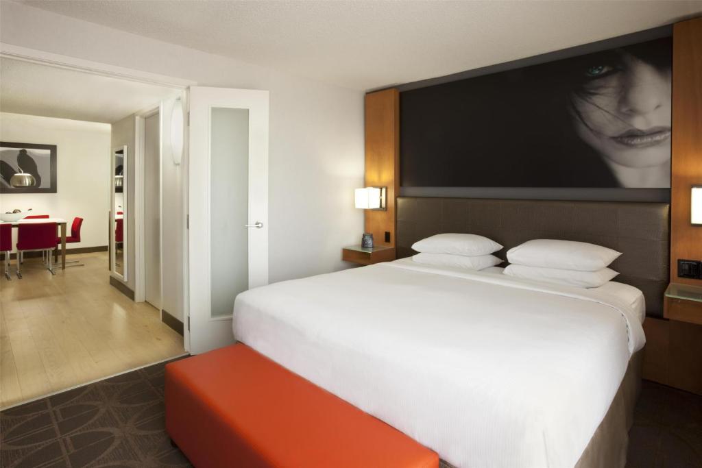 Hilton Toronto Airport Hotel & Suites - Resim 42