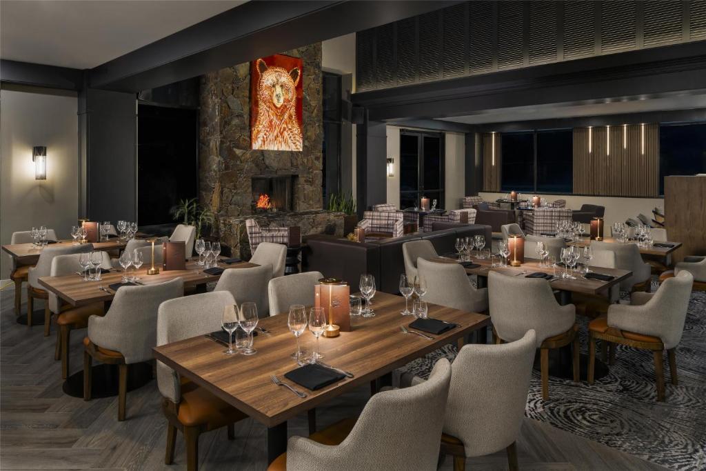 Restaurace v ubytování Hilton Whistler Resort & Spa