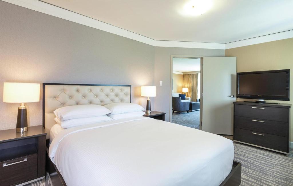 Hilton Whistler Resort & Spa photo