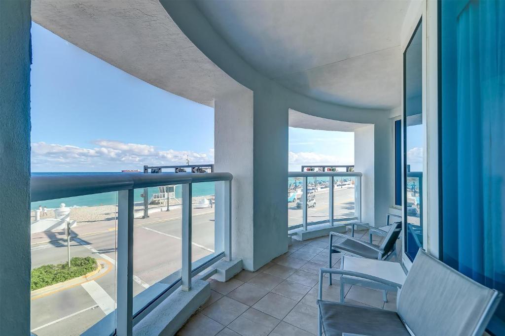 Hilton Fort Lauderdale Beach Resort - 