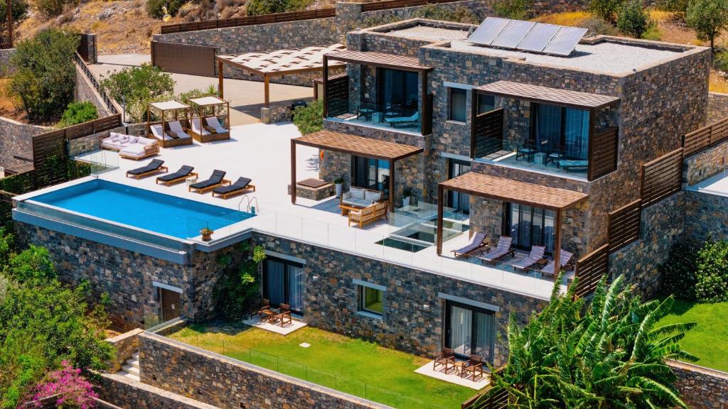 Bazén v ubytovaní Villa Dimitra by Elounda Island View Villas alebo v jeho blízkosti
