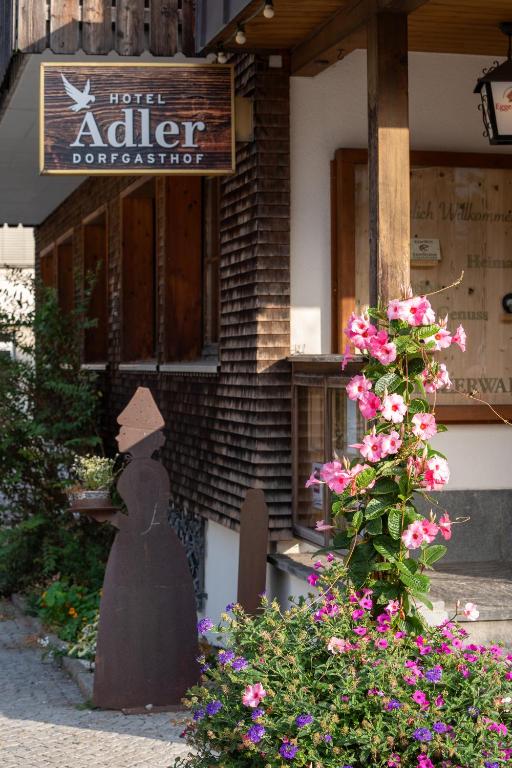 Fotografie z fotogalerie ubytování Dorfgasthof Adler v destinaci Mellau