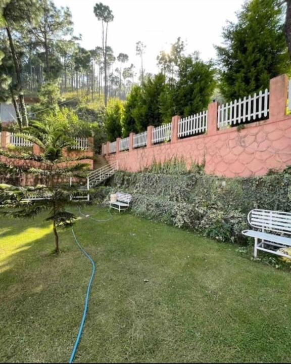 Zahrada ubytování Ultimate Time Homestay, Stay and Party Point in Hills of Dagshai
