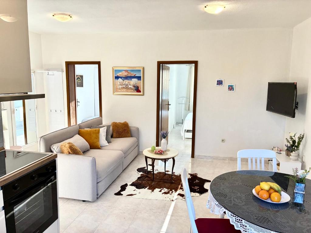 Gallery image of Apartments Golden Beach in Split