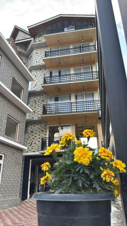 Balkón nebo terasa v ubytování White Season Resort - Mountain View With Premium Rooms # Luxury Stay in Manali