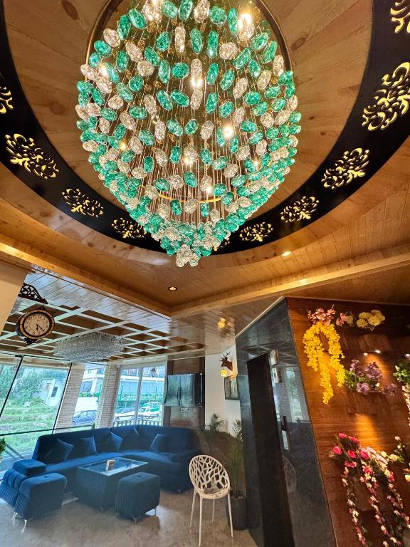 Posezení v ubytování White Season Resort - Mountain View With Premium Rooms # Luxury Stay in Manali