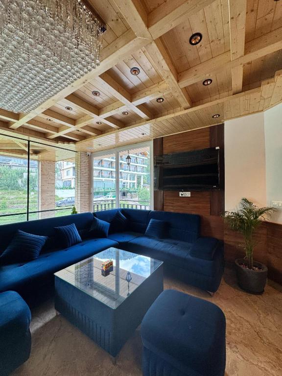 Posezení v ubytování White Season Resort - Mountain View With Premium Rooms # Luxury Stay in Manali