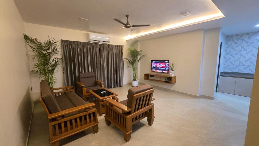 TV a/nebo společenská místnost v ubytování Riverfront 2BHK Apt Riverview Good Reviews