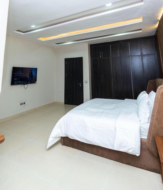 Emirate Apartment
