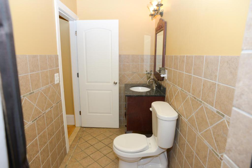 Naomi's Inn Bed & Breakfast - Queen Room With City View