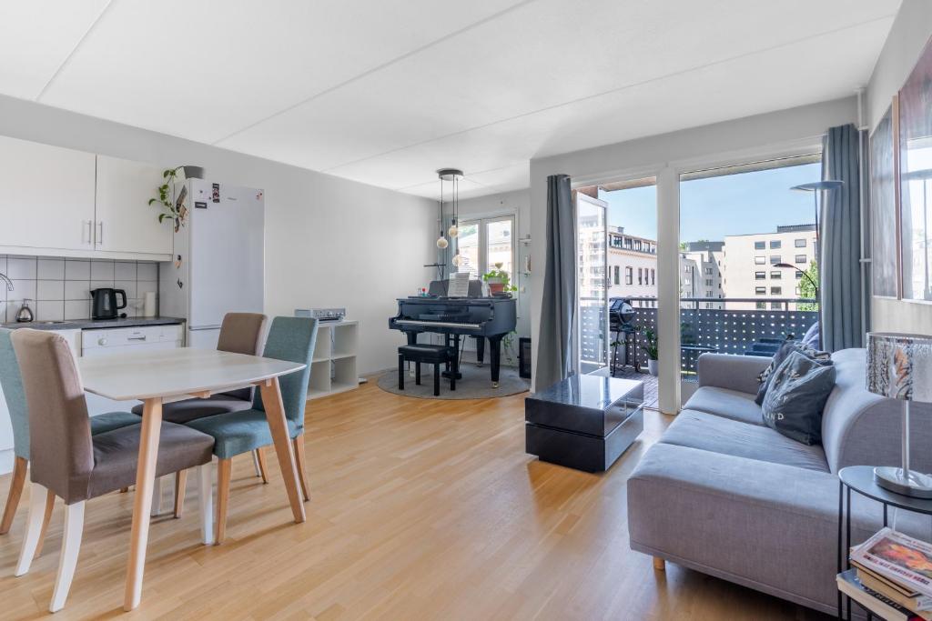 Stunning Spacious Apartment With Rooftop Balcony In Oslo image