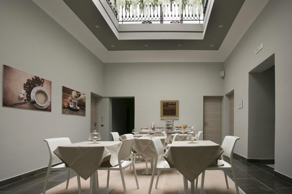 A seating area at Map holiday residence
