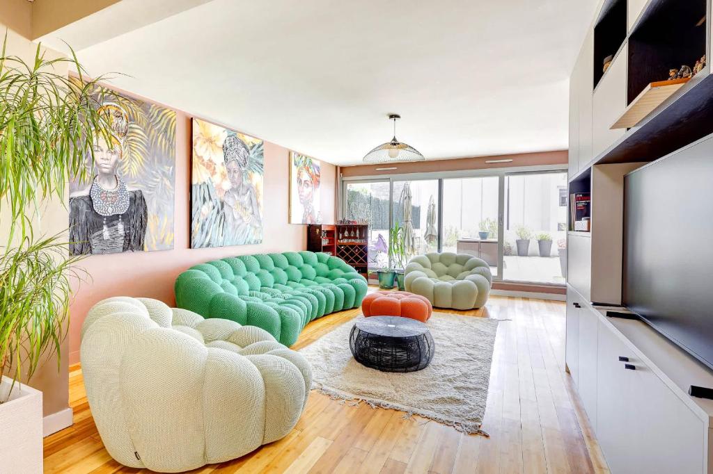 Photo de la galerie de l'établissement Prestige Famille 6p in Paris and Terrasse 80m2, à Paris