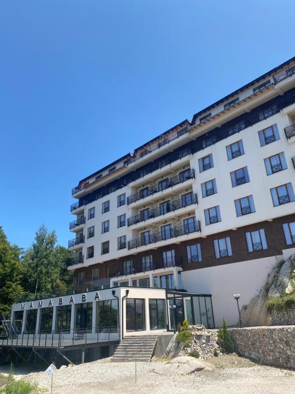 Budova, kde se aparthotel nachází