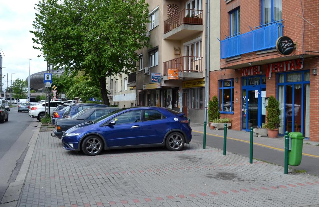 The surrounding neighborhood or a neighborhood close to a szállodákat