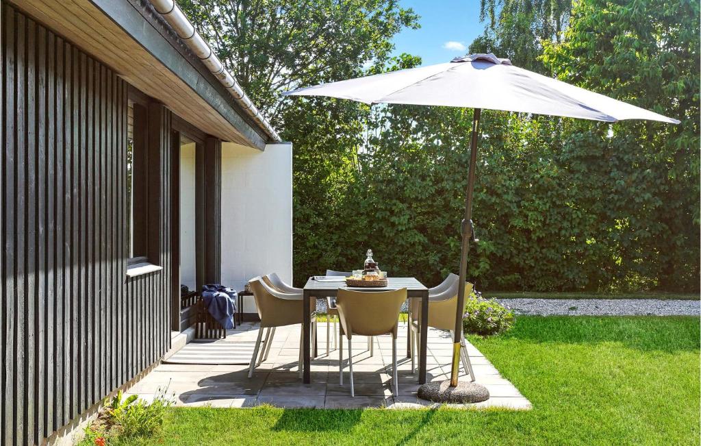 Ein Garten an der Unterkunft Nice Home In Odder With Wifi