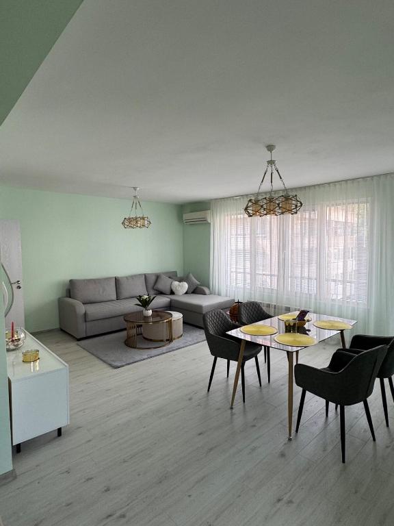 Contemporary Comfort in Lozenets