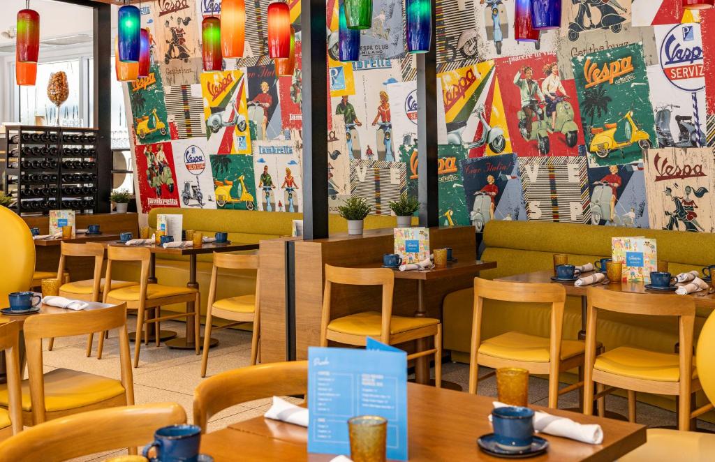 Um restaurante ou outro lugar para comer em Hotel Continental Miami Beach, Tapestry Collection by Hilton