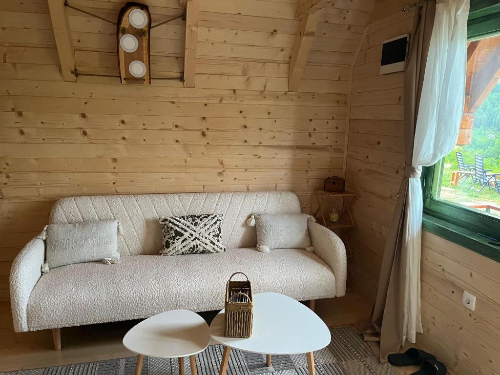 Χώρος καθιστικού στο Brvnare Puljci 2