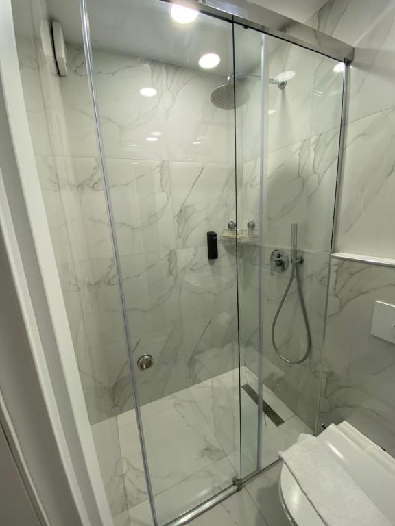 Koupelna v ubytování Tirana Hotel Petite Maison Hermes