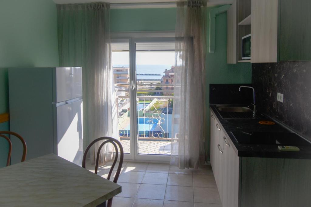 Kuchyň nebo kuchyňský kout v ubytování Hotel Bahamas