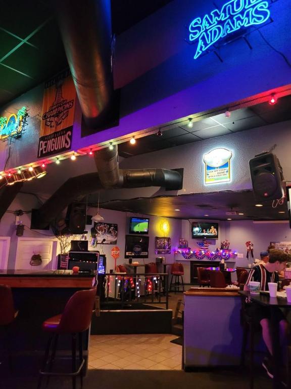 Ein Restaurant oder anderes Speiselokal in der Unterkunft Ocean&#39;s Bliss at Arcadian Dunes 
