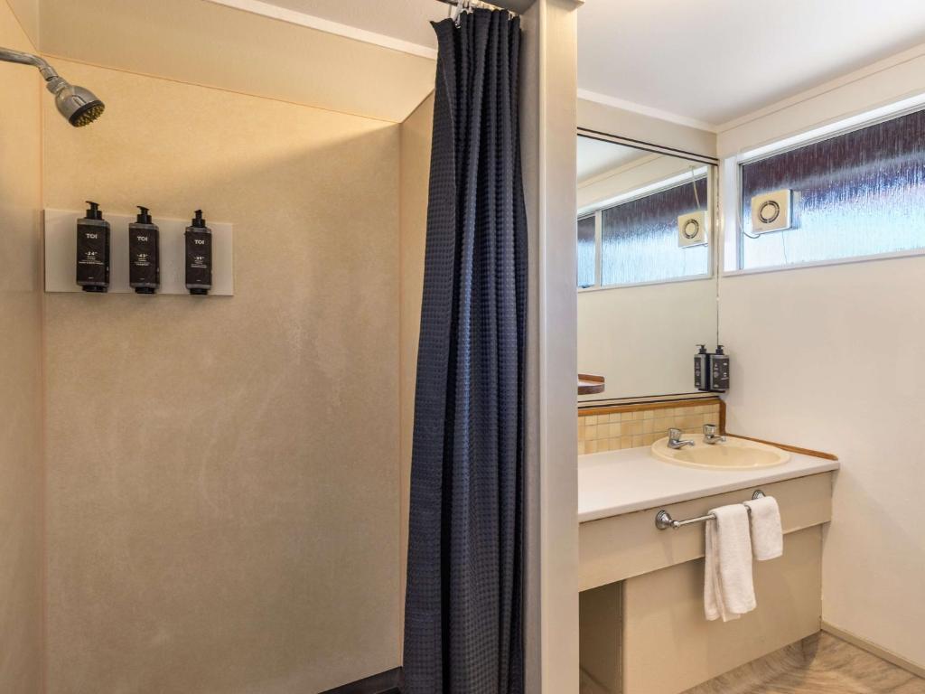 Koupelna v ubytování Turangi Leisure Lodge