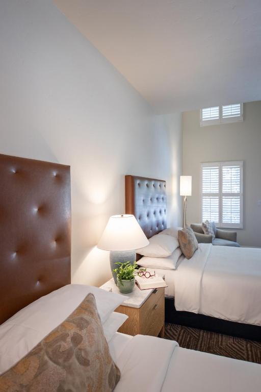 Appellation Lodi - Wine & Roses Resort and Spa - Queen Room With Two Queen Beds - Disability Access