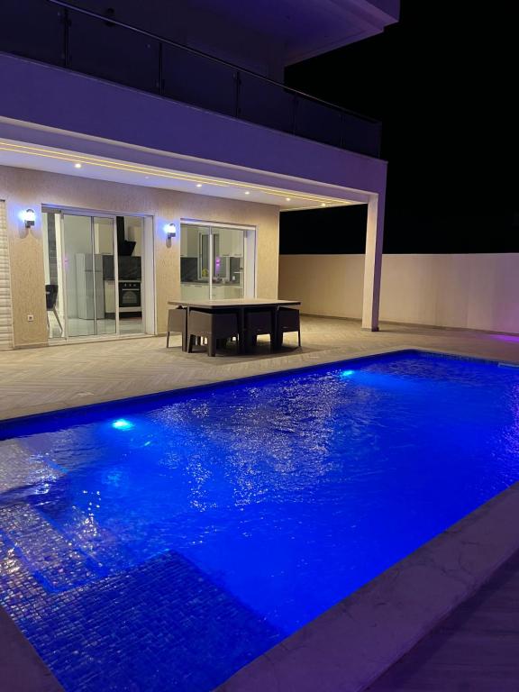 Πισίνα στο ή κοντά στο Villa roche