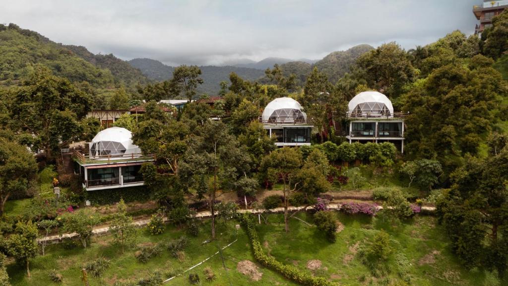 Bilut Hills Eco Resort - Deluxe Kamer Met Kingsize Bed