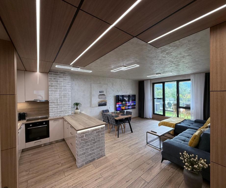 ครัวหรือมุมครัวของ Business Park Premium, 2B lux flat, free garage