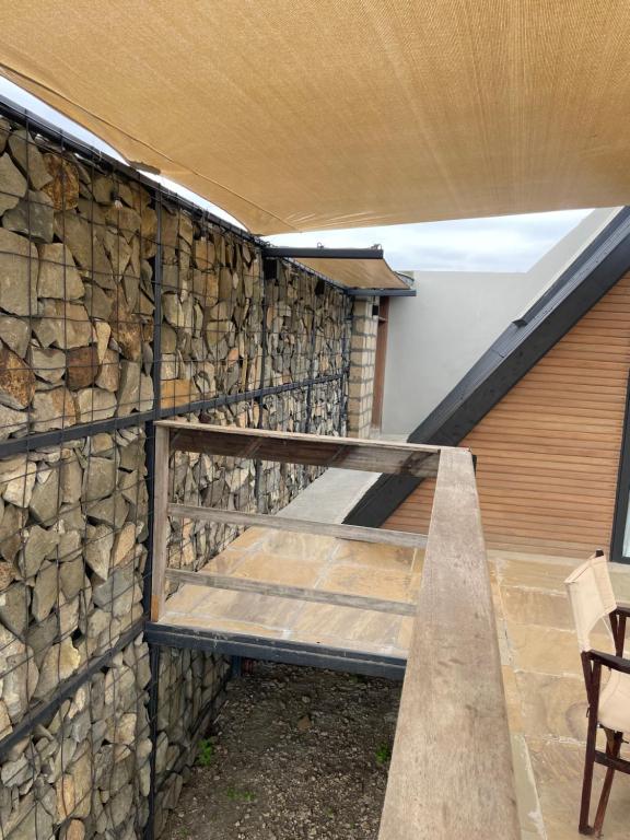 Balkón nebo terasa v ubytování MAWE VILLA on Champagne Ridge, Romantic Getaway