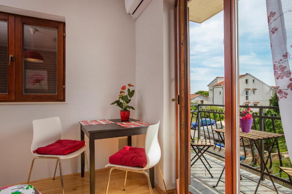 Balkón alebo terasa v ubytovaní Ava apartmani
