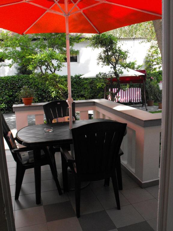 Balkon lub taras w obiekcie Kornél Apartman