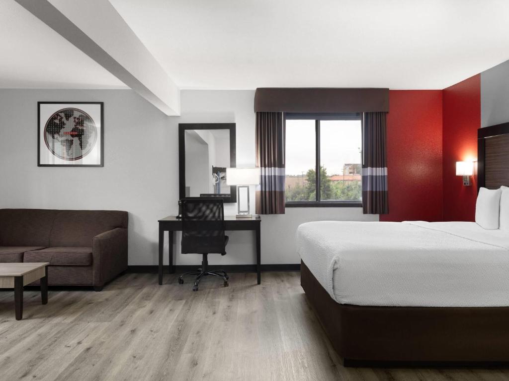Ramada by Wyndham Cedar Rapids South - Premier Zimmer Mit Kingsize-Bett – Nichtraucher