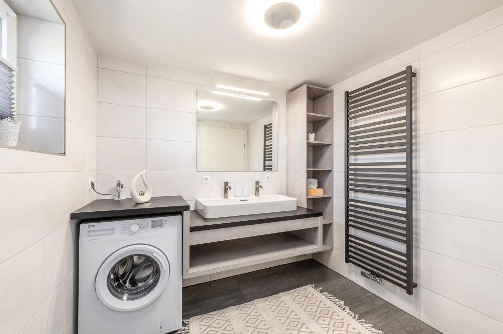 Foto sihtkohas Aich asuva majutusasutuse Chalet am See - by myNests galeriist