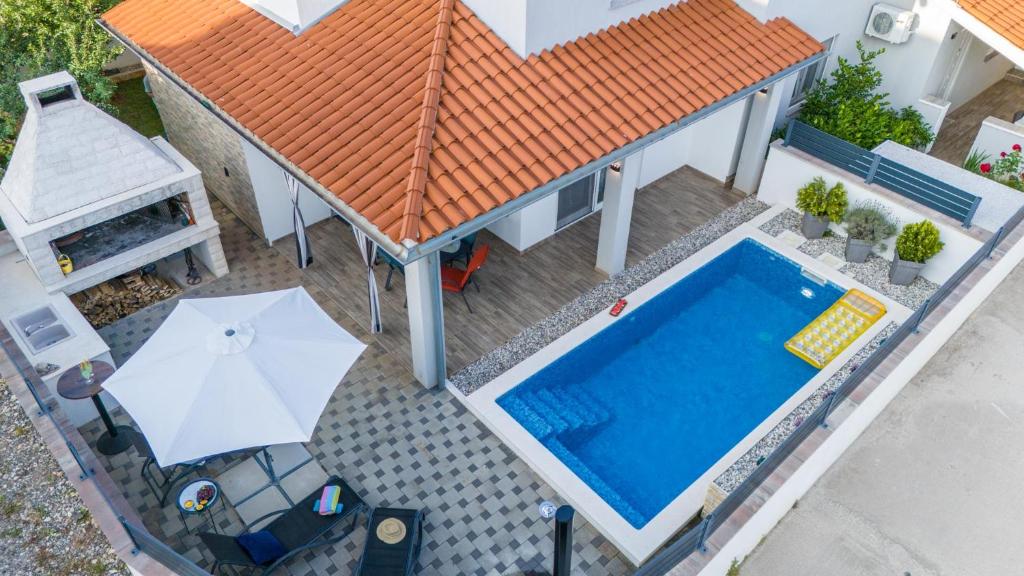 House Adeo with private pool, Pula