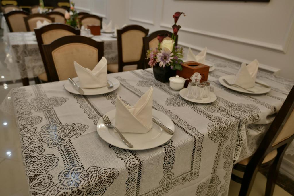 Restaurace v ubytování Hanoi Sena Hotel & Travel - Former Symphony Hanoi Hotel